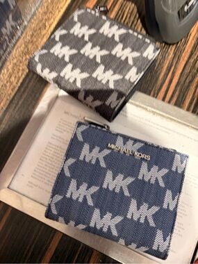 Michael Kors denim MK Logo Zip Card Case wallet new